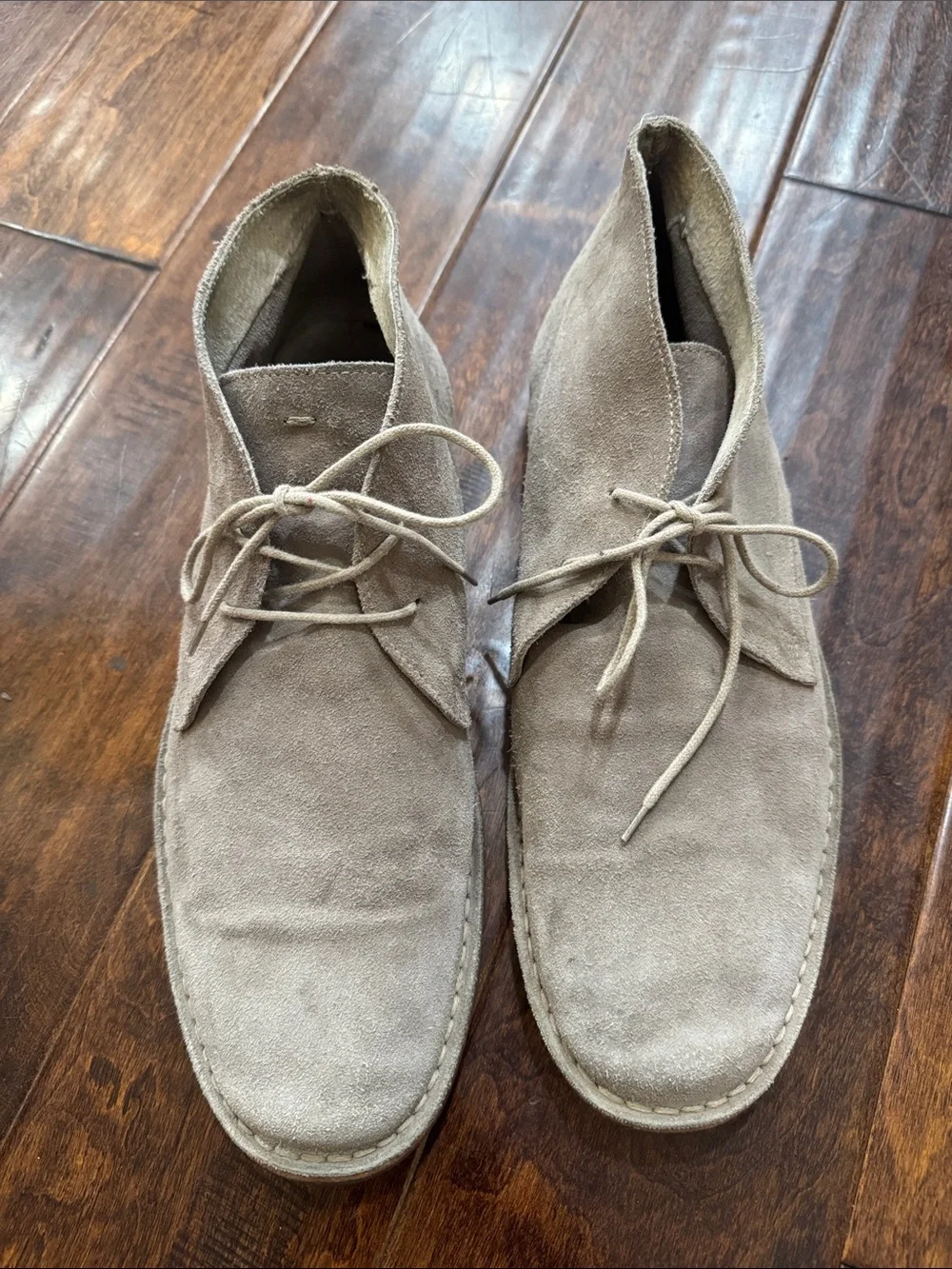 Men's Taupe Suede Chukka Boots - Classic Lace-Up